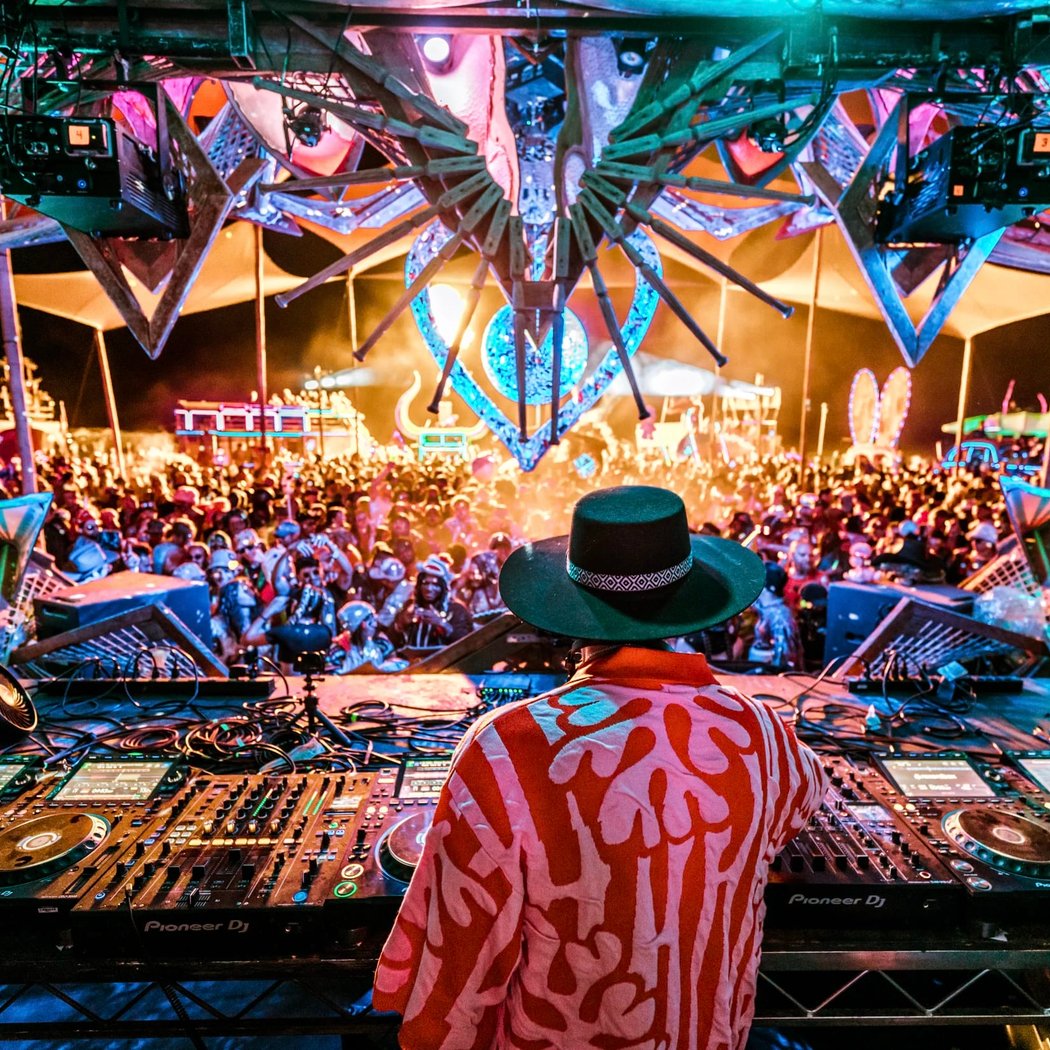 Sunset Sessions featuring Mikey Lion + Nostalgic Dreamers 3